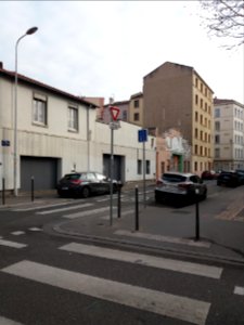 Lyon 7e - Rue Salomon Reinach, vers l'est, depuis la rue Béchevelin