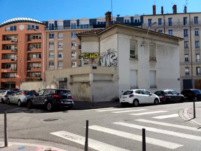 Lyon 7e - Rue Parmentier, maison à l'intersection des rues Brigadier Voituret et Camille Roy