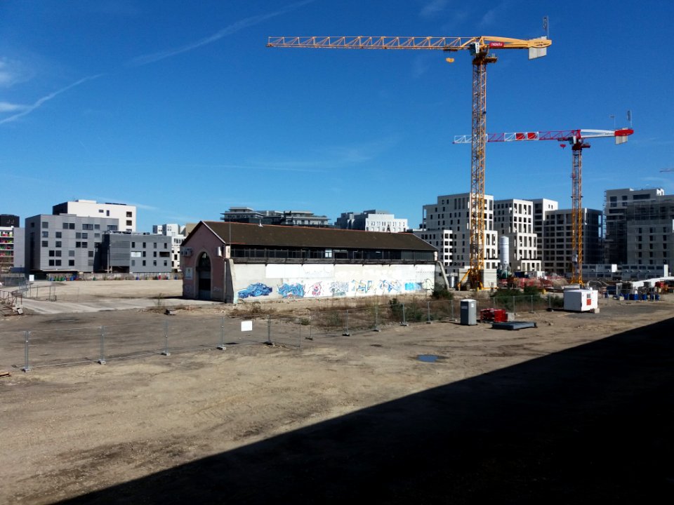 Lyon 7e - ZAC des Girondins, bâtiment désaffecté
