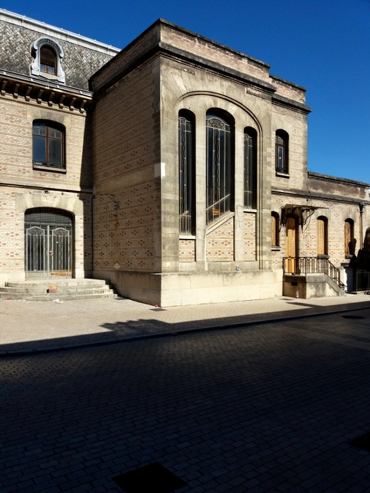 Lyon 8e - Allée Hannah Arendt, maison du directeur (2)