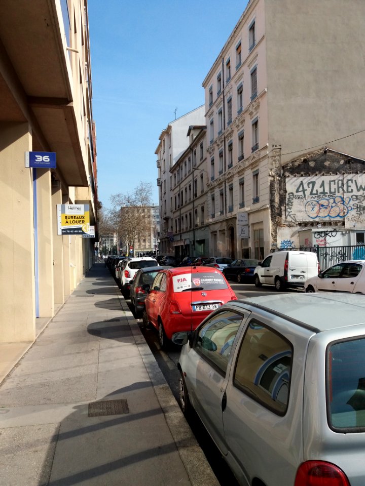 Lyon 7e - Rue Rachais, au niveau du numéro 36 en direction du cours Gambetta