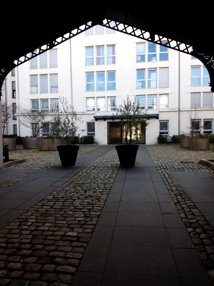 Lyon 7e - Rue Victor Lagrange, cour des numéros 18 à 24