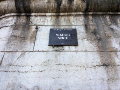 Lyon 7e - Viaduc de Perrache, pile côté Berges du Rhône, plaque