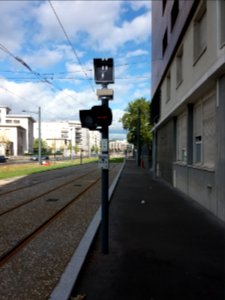Lyon 7e - Rue Simon Fryd, panneau de signalisation du tramway