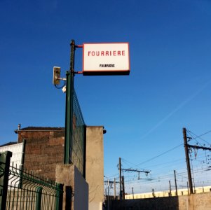 Lyon 7e - Rue Pierre Semard, panneau de la fourrière municipale