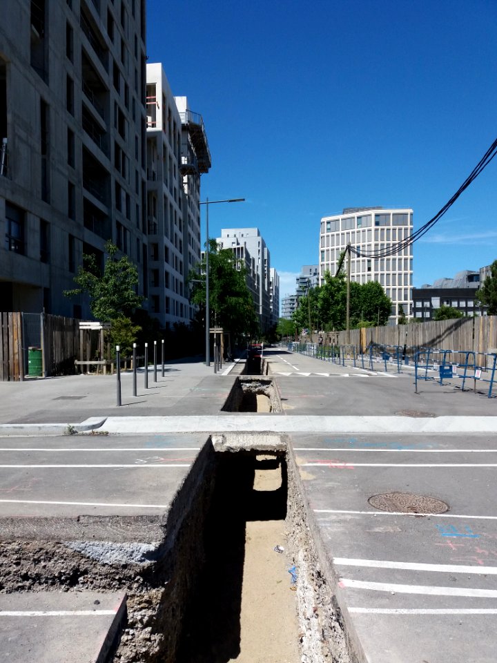 Lyon 7e - Rue Michel Félizat, tranchée pour le chauffage urbain, au départ de la rue des Girondins