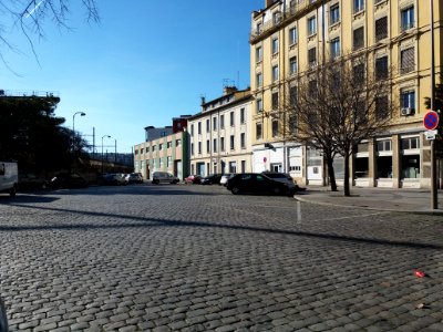 Lyon 7e - Rue Raoul Servant, vue depuis l'avenue Berthelot