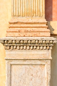 Paint marble historian