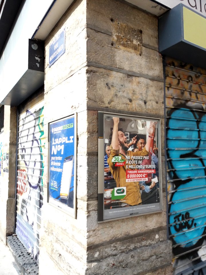 Lyon 7e - Rue Sébastien Gryphe, plaque manquante à l'angle de la rue Montesquieu