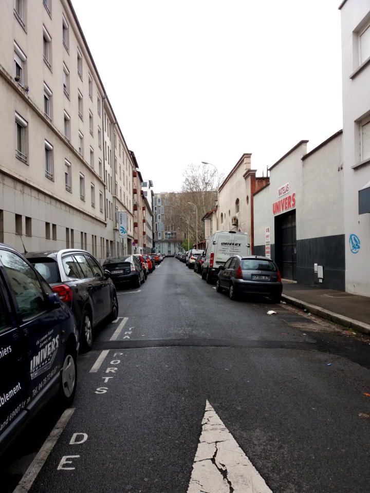 Lyon 7e - Rue Ravier, depuis la rue de Gerland