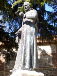 Madrid - Plaza de la Encarnación, Monumento a Lope de Vega 2
