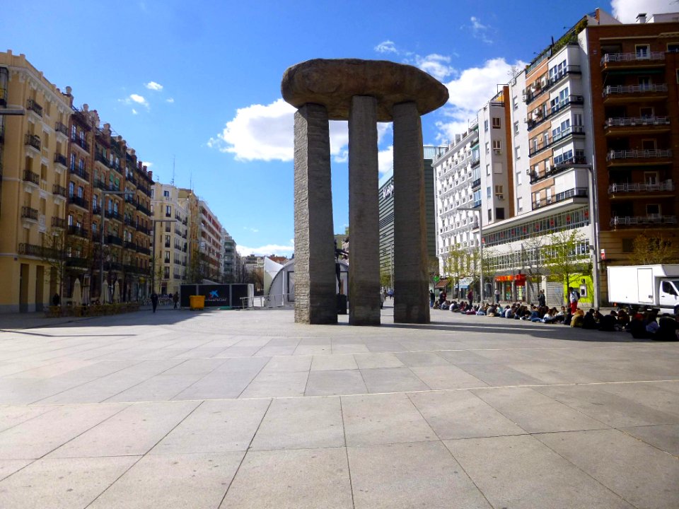 Madrid - Plaza de Dalí 1