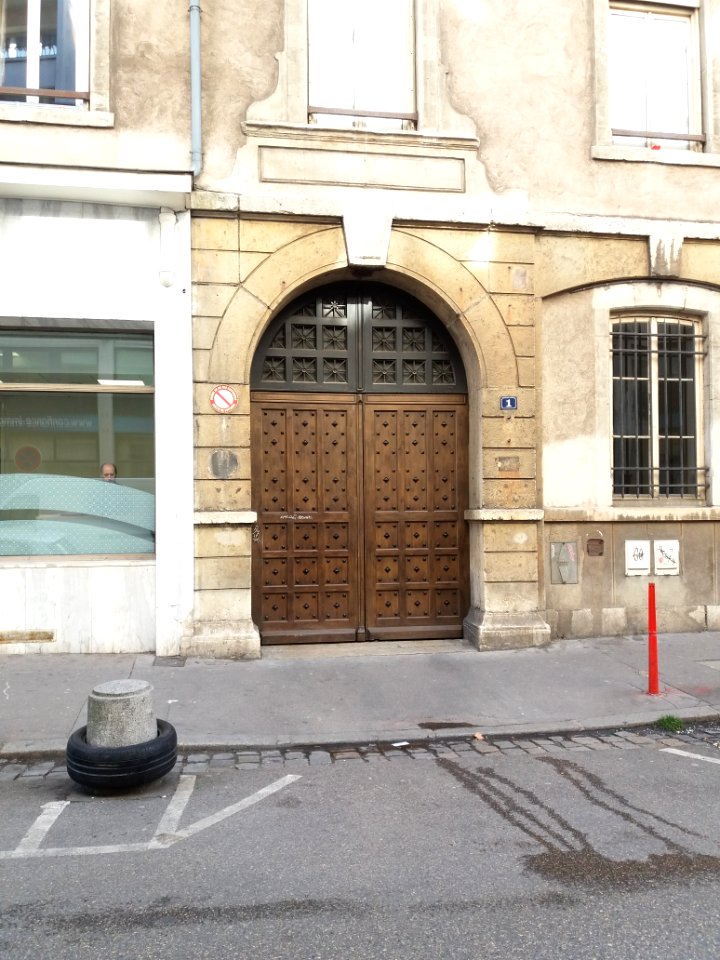Lyon 7e - Rue Sébastien Gryphe, porte au numéro 1