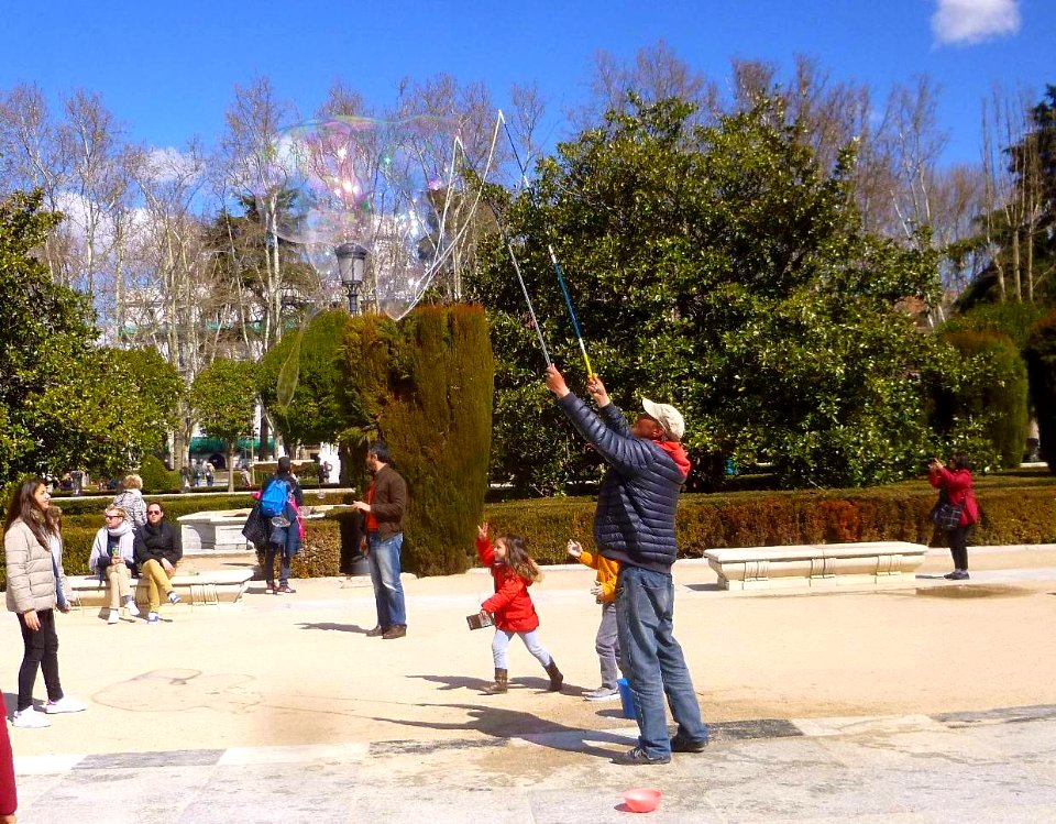 Madrid - Plaza de Oriente, artista de pompas de jabón