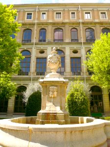 Madrid - Patio del Edificio Sabatini (MNCARS), fuente 5