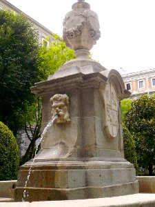 Madrid - Patio del Edificio Sabatini (MNCARS), fuente 1