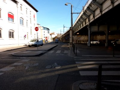 Lyon 7e - Rue Raoul Servant, intersection avec le boulevard Yves Farge
