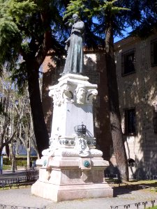 Madrid - Plaza de la Encarnación, Monumento a Lope de Vega 1 photo