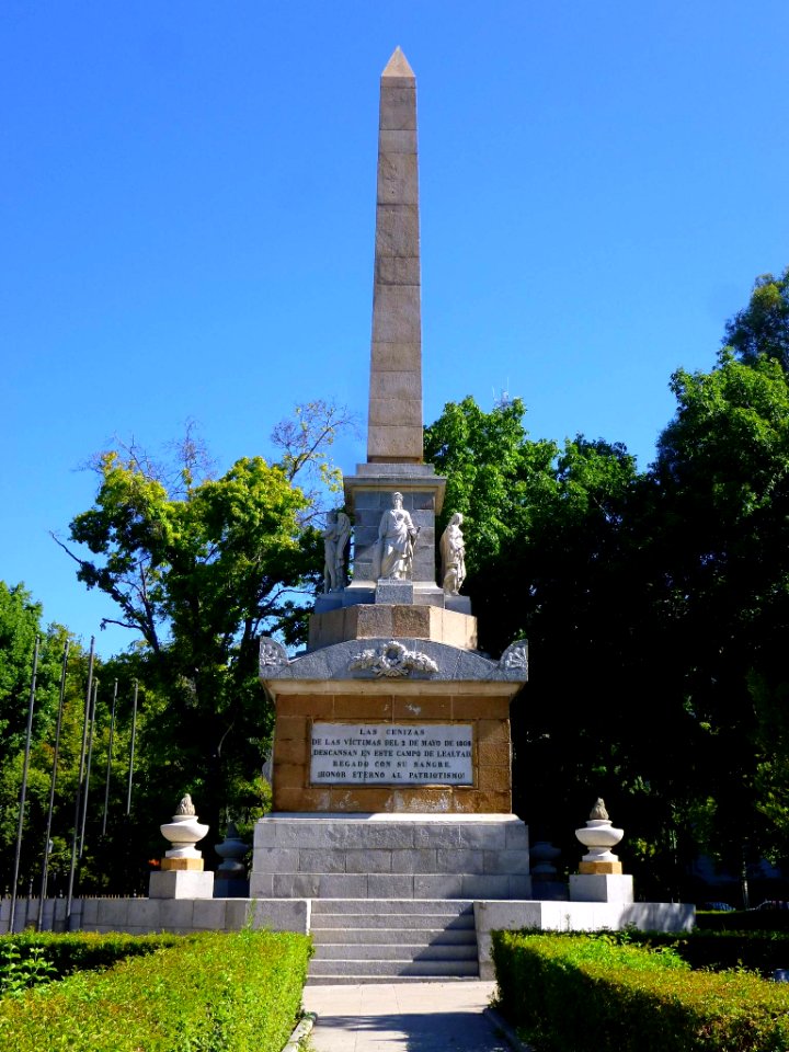 Madrid - Plaza de la Lealtad, Monumento a los Caídos por España 3