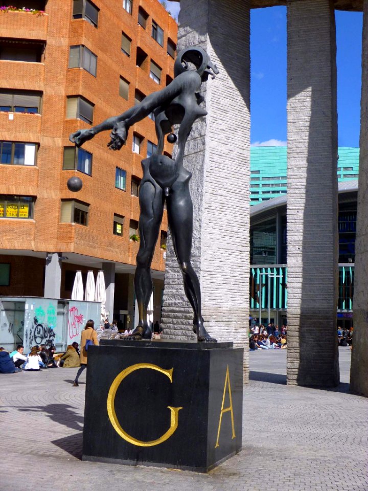 Madrid - Plaza de Dalí 3