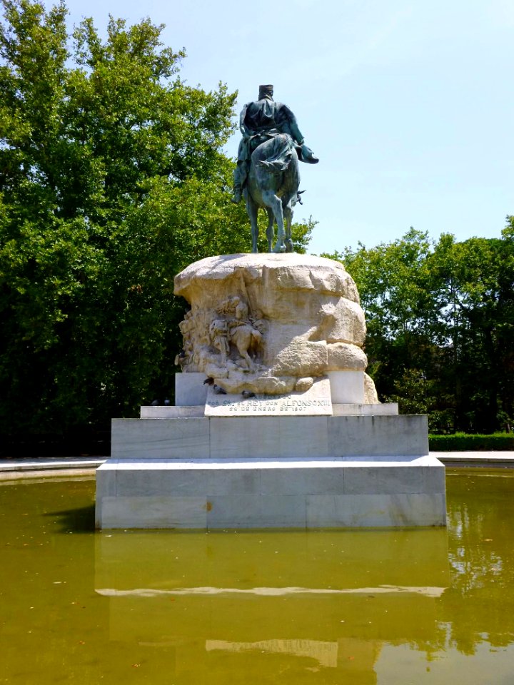 Madrid - Parque del Retiro, Monumento al General Arsenio Martínez-Campos 1