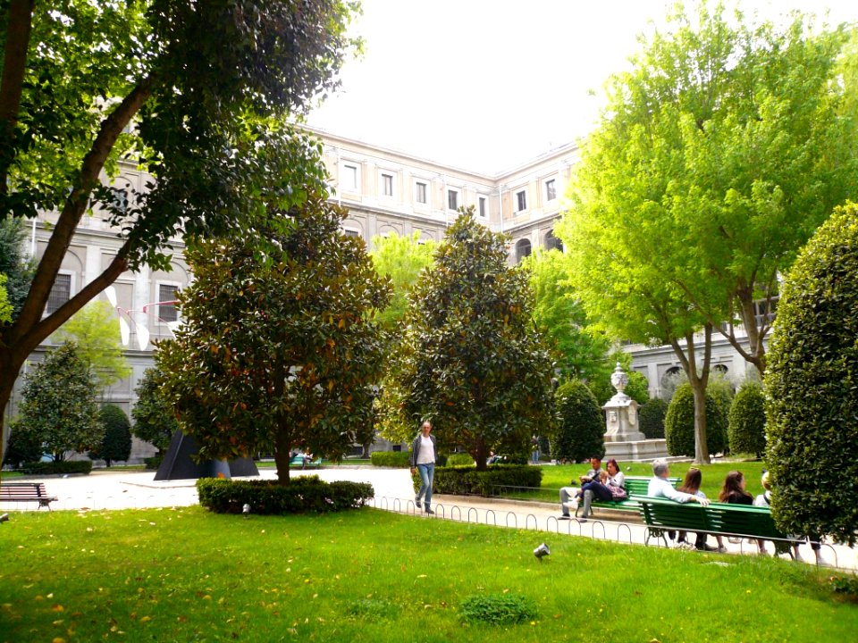 Madrid - Patio del Edificio Sabatini (MNCARS) 04