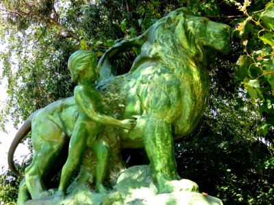 Madrid - Parque del Retiro, Monumento a Alfonso XII 17