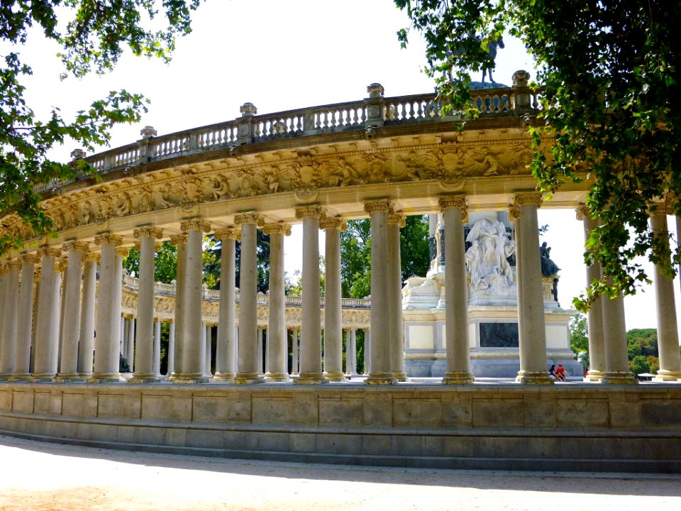 Madrid - Parque del Retiro, Monumento a Alfonso XII 16