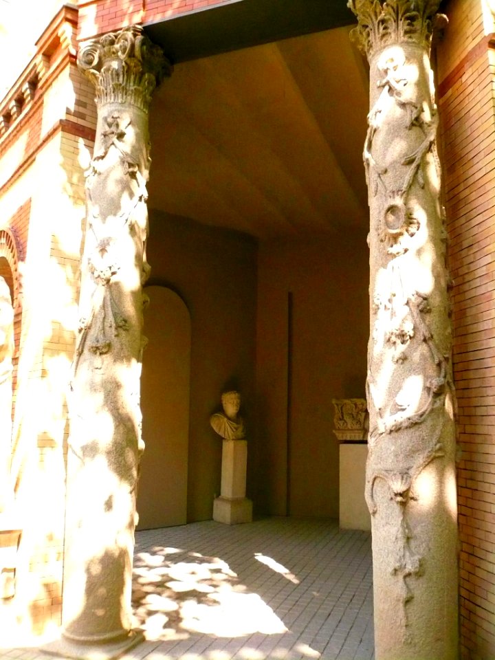 Madrid - Museo-Palacio Cerralbo, patio 10