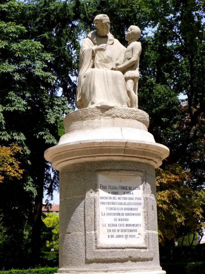 Madrid - Parque del Retiro - Monumento a Fray Pedro Ponce de León