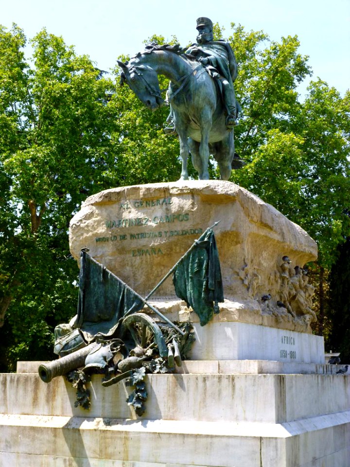 Madrid - Parque del Retiro, Monumento al General Arsenio Martínez-Campos 2