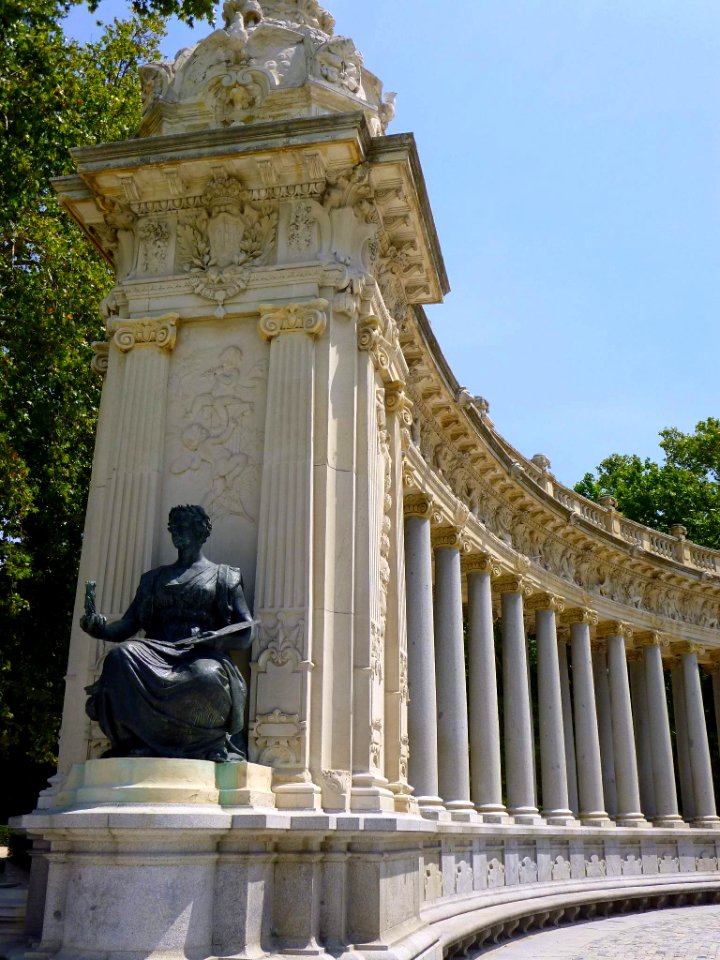 Madrid - Parque del Retiro, Monumento a Alfonso XII 05