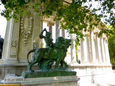 Madrid - Parque del Retiro, Monumento a Alfonso XII 10