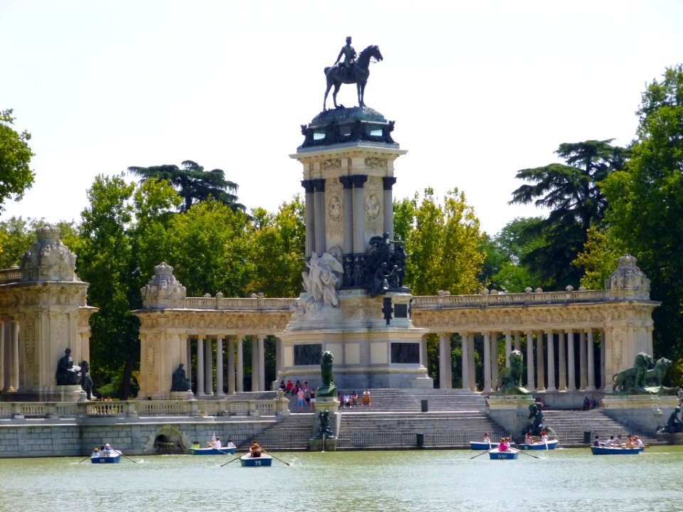 Madrid - Parque del Retiro, Monumento a Alfonso XII 01