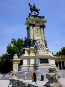 Madrid - Parque del Retiro, Monumento a Alfonso XII 09