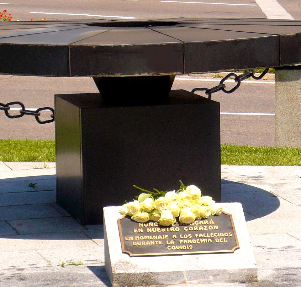 Madrid - Monumento en recuerdo de las víctimas de la pandemia del Covid-10