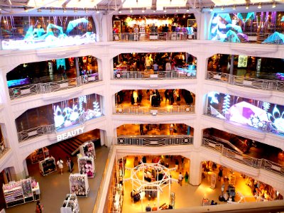 Madrid - Megastore de Primark en Gran Vía 32 (01) 01