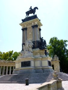 Madrid - Parque del Retiro, Monumento a Alfonso XII 02 photo