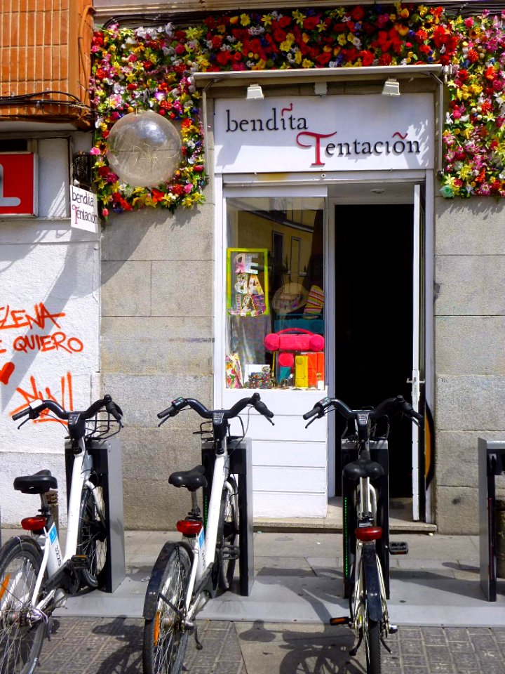 Madrid - Malasaña, Plaza Juan Pujol 5