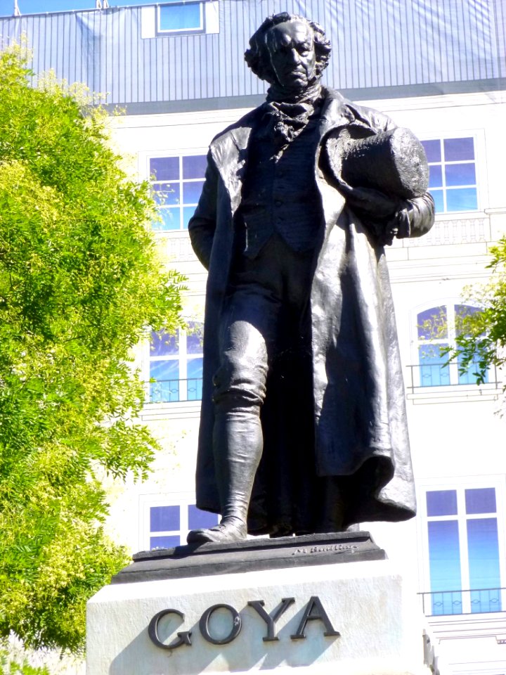 Madrid - Museo del Prado, Monumento a Goya 2