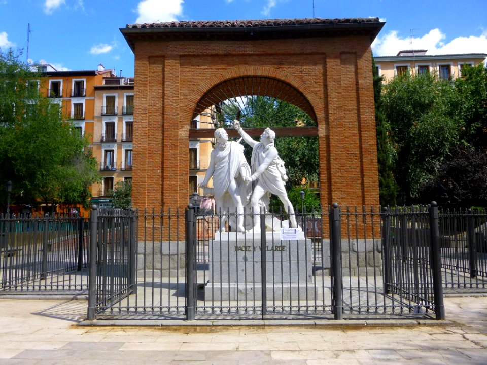 Madrid - Malasaña, Plaza del Dos de Mayo, Monumento a Daoiz y Velarde 1
