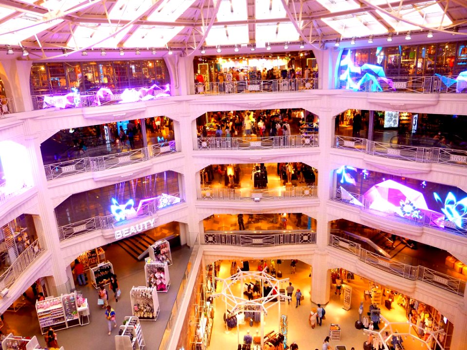 Madrid - Megastore de Primark en Gran Vía 32 (01) 08