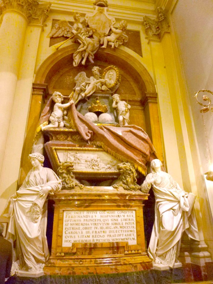 Madrid - Iglesia de Santa Bárbara - Mausoleo de Fernando VI