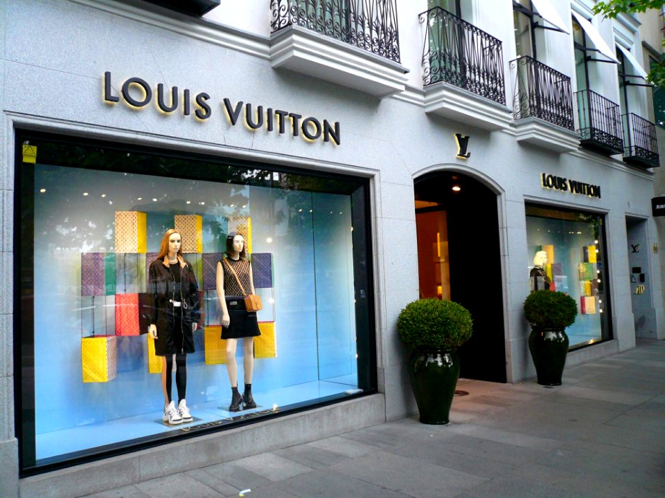 Madrid - Louis Vuitton (Serrano 66) 1
