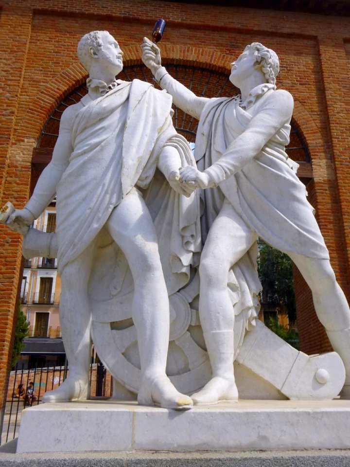 Madrid - Malasaña, Plaza del Dos de Mayo, Monumento a Daoiz y Velarde 2