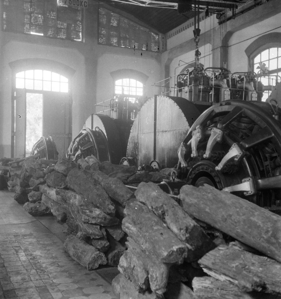 Madoera. Onze troepen bereikten de zoutraffinaderijen van Soemenep op Madoera ju, Bestanddeelnr 12556