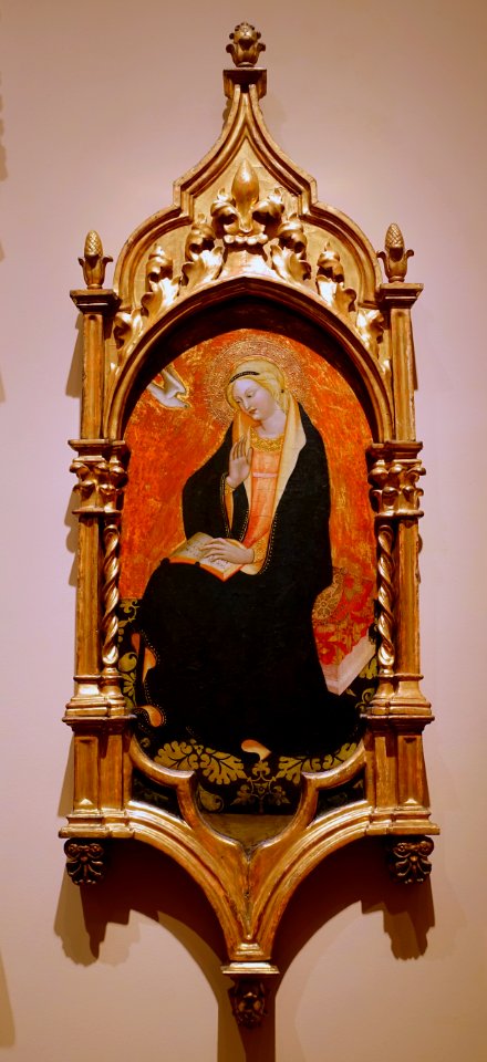 Madonna triptych (The Virgin of the Annunciation), by Alvaro Pirez d'Évora, early 1420s, tempera and gold on wood - John and Mable Ringling Museum of Art - Sarasota, FL - DSC00560