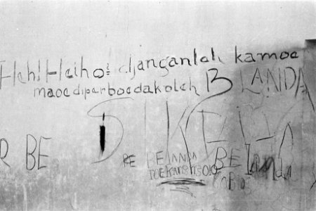 Madjalengka Grafitti Heh Heioh2 djanganlah kamoe maoediperboedakoleh Blanda, Bestanddeelnr 332-4-4