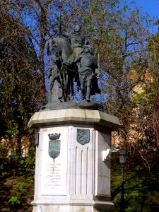 Madrid - Jardines de Isabel La Católica, Monumento a Isabel La Católica 2