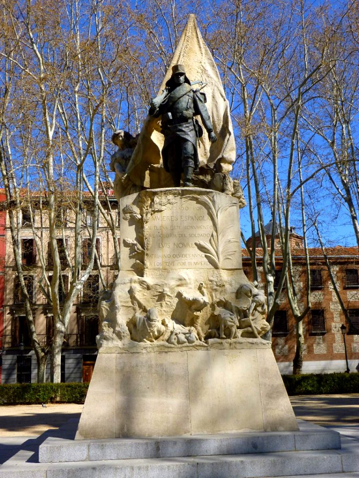 Madrid - Jardines del Cabo Noval, Monumento a Luis Noval 1